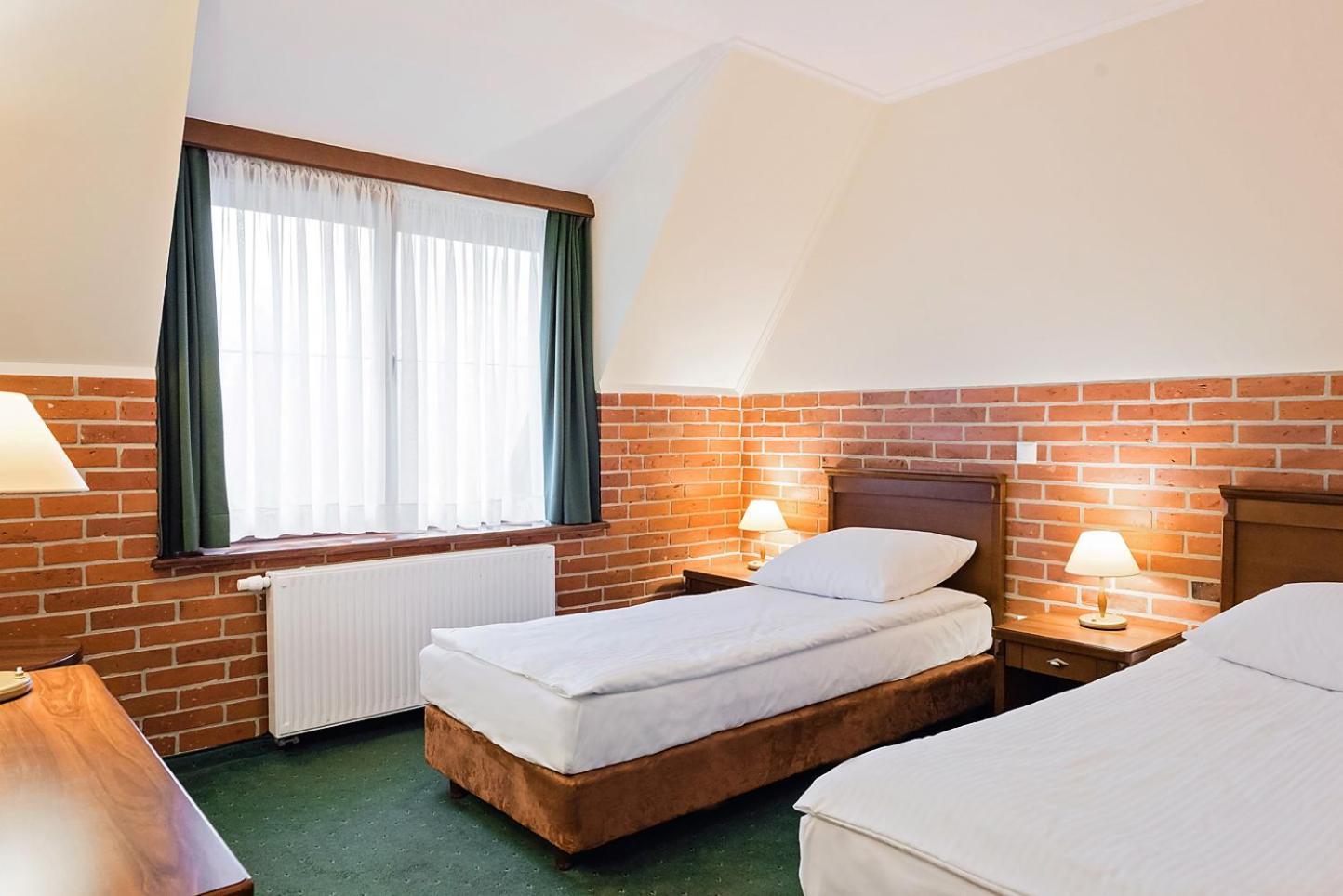 Hotel Szymbark Esterno foto