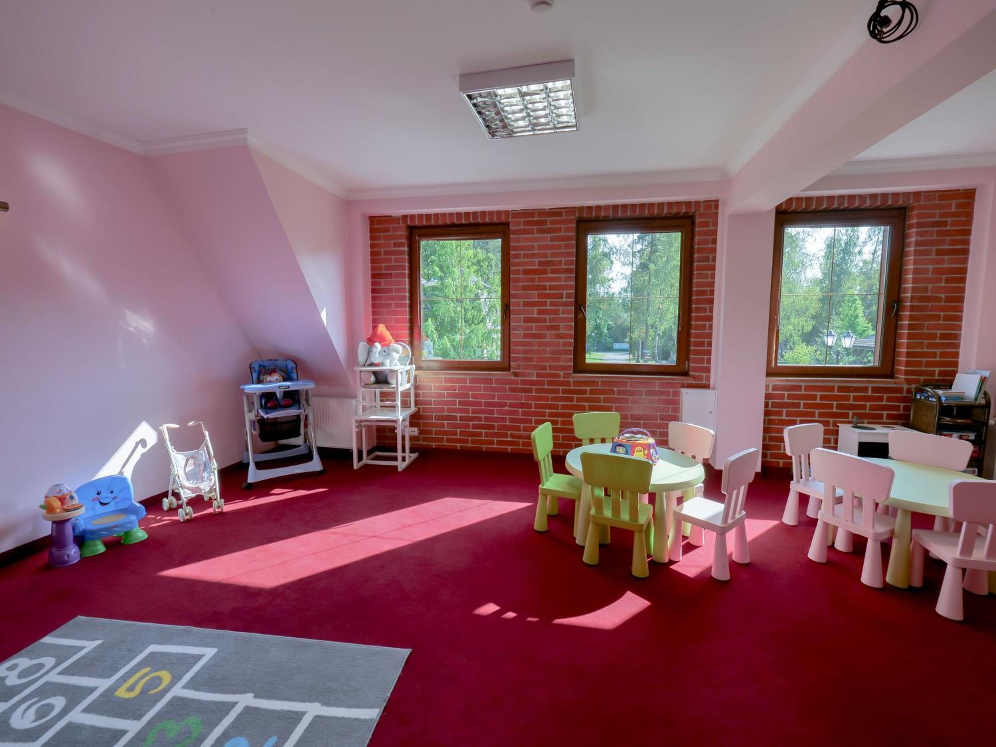 Hotel Szymbark Esterno foto