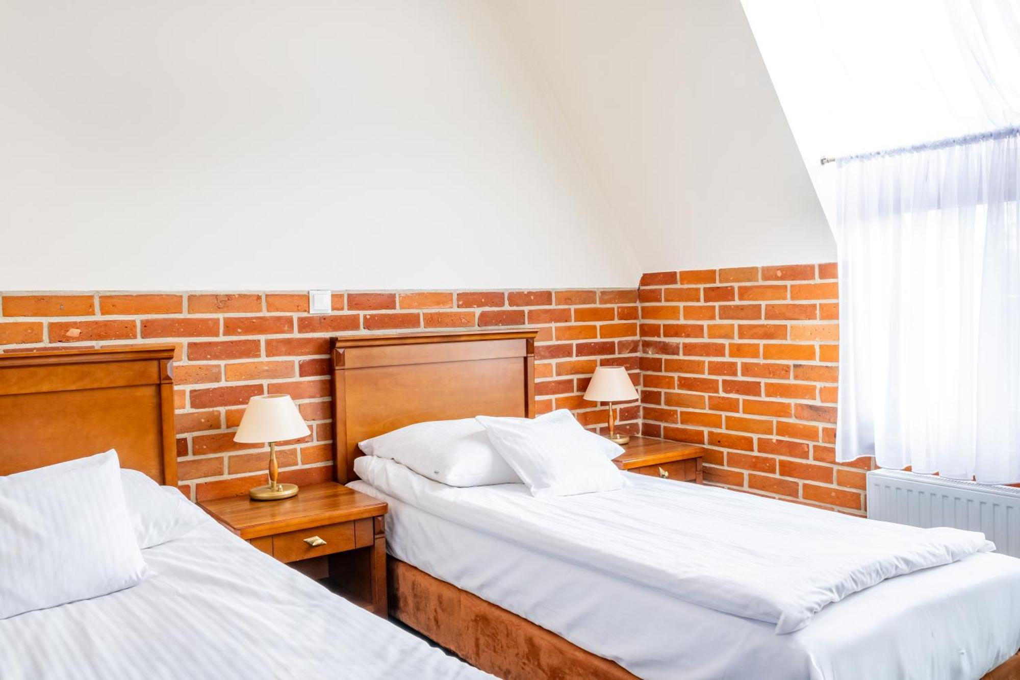 Hotel Szymbark Esterno foto