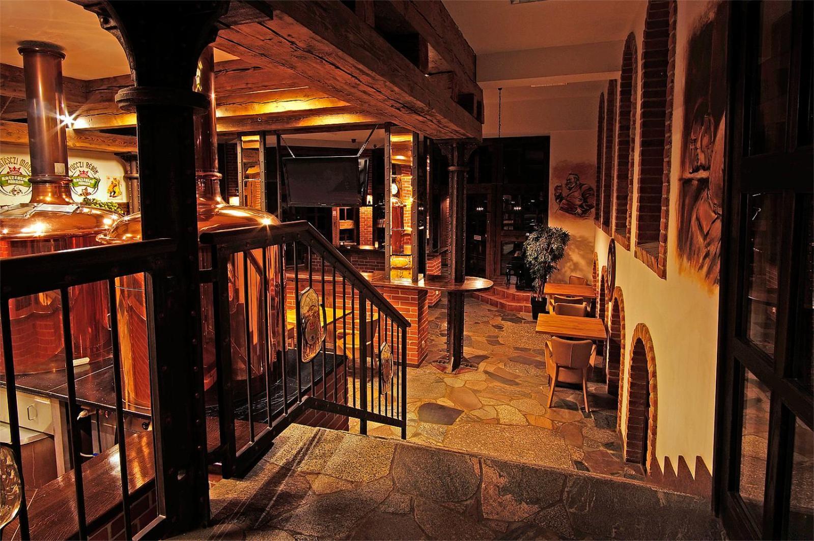 Hotel Szymbark Esterno foto